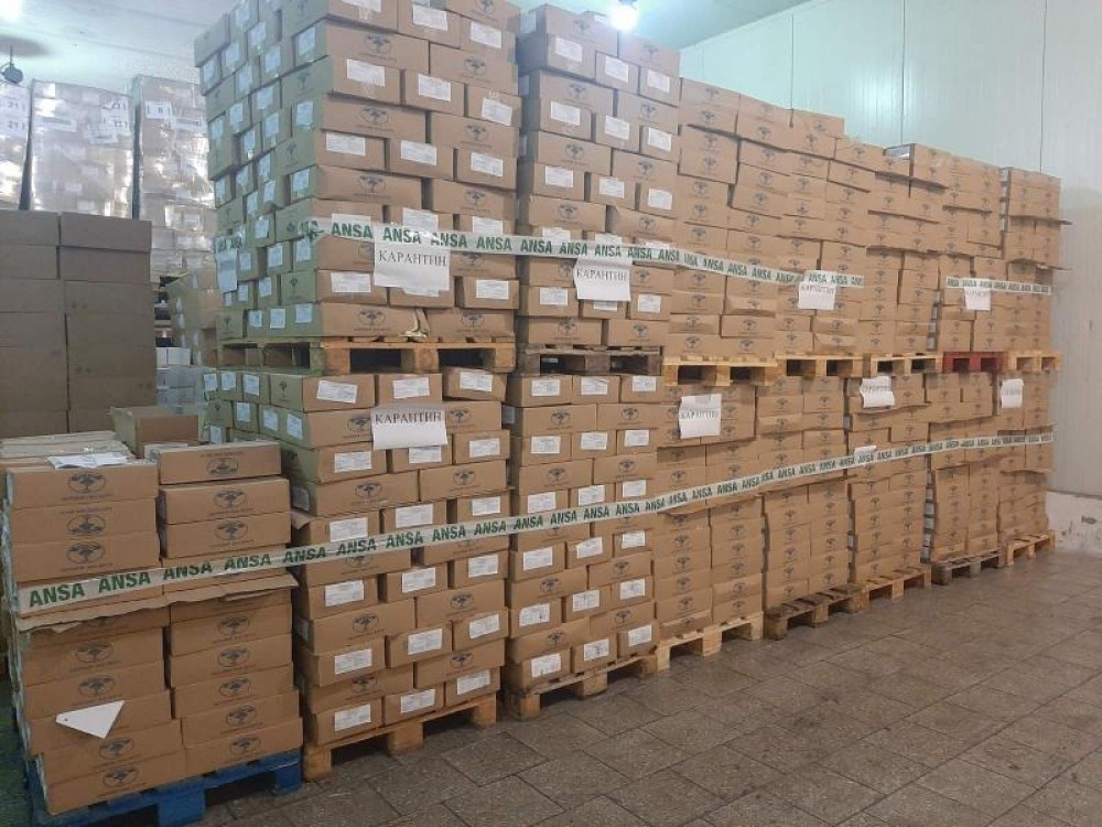 Unt produs din grăsime străină urma să ajungă pe rafturi. ANSA a blocat comercializarea lotului